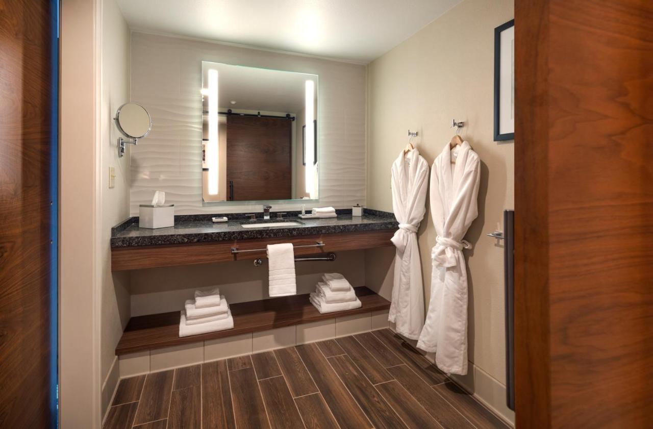 Bear Springs Hotel Highland Luaran gambar